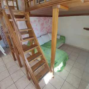 https://la-casina-di-anna-vecchiano.it-tuscanyhotel.com