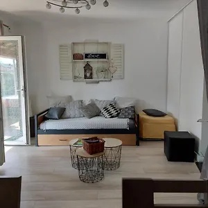 https://home-tranquille-dans-la-cite-du-mimosa.fr-provencehotel.com