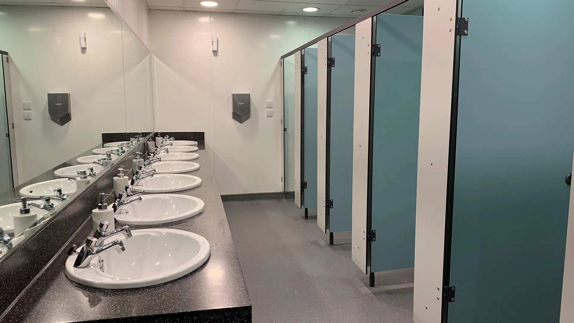 Kinlay Hostel Eyre Square Galway