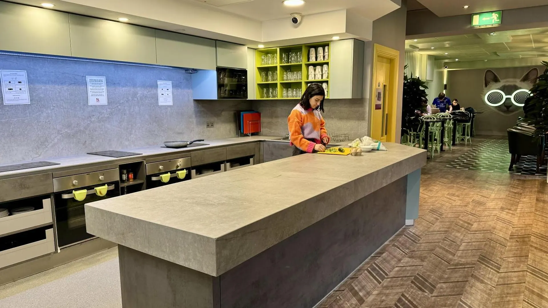 Kinlay Hostel Eyre Square Голуэй 0*,  Ирландия
